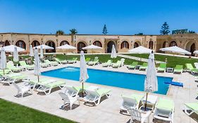 Golden Lake Marina Hotel